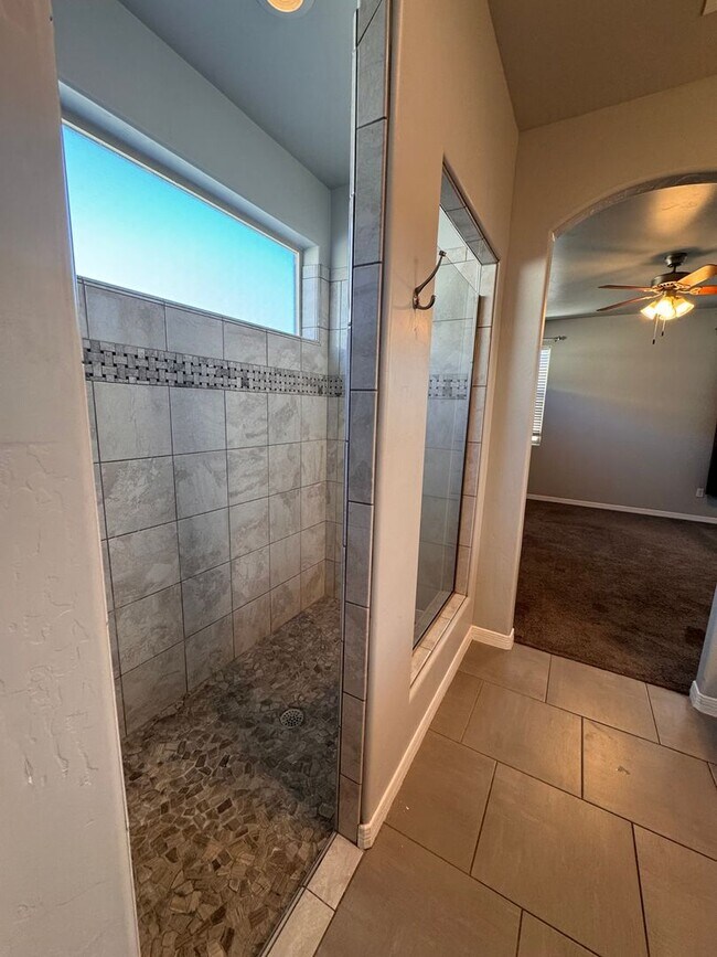 Building Photo - Beautiful Home in Great Location-, $500 off first months rent