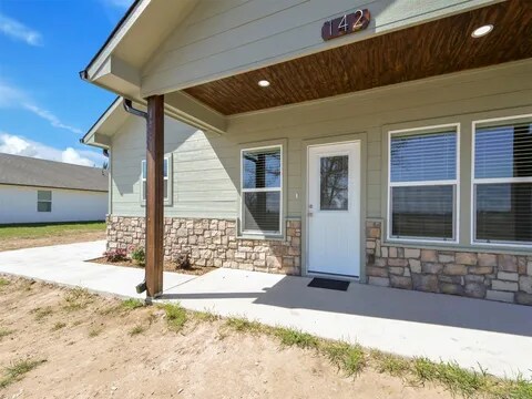 Building Photo - 142 Aspen Cir