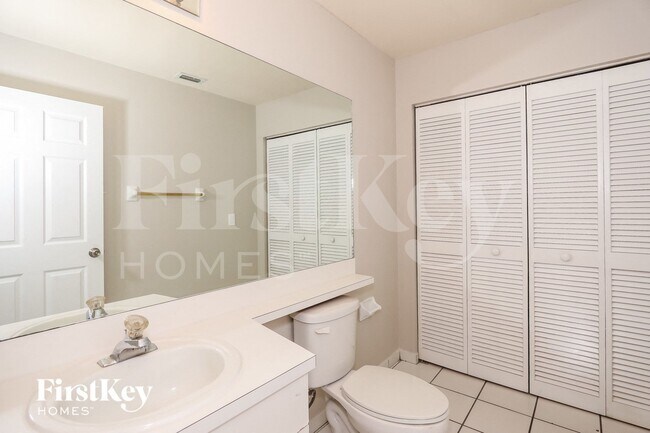 Building Photo - 12324 SW 143rd Ln
