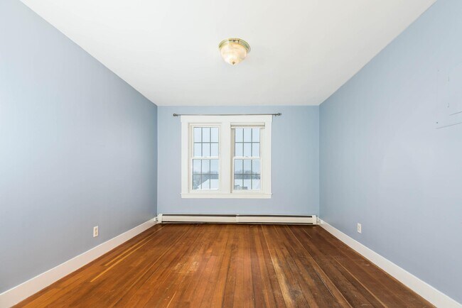 Building Photo - 709 Central Ave