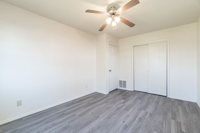 Building Photo - 8022 US-271