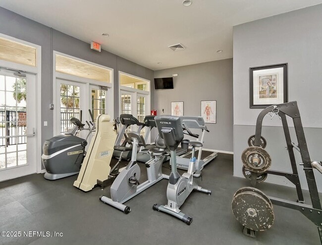 Building Photo - 13703 Richmond Park Dr N