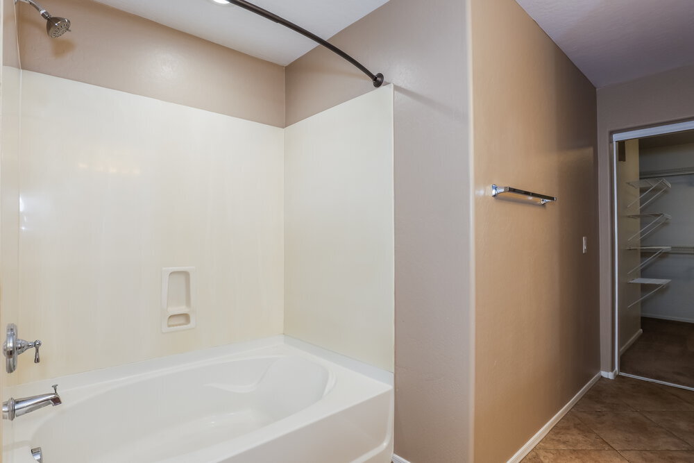 Building Photo - 2044 S Heron Ln