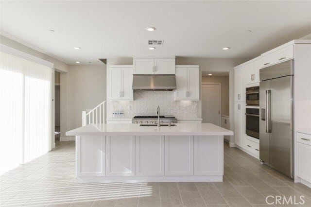 Building Photo - 132 Chorus