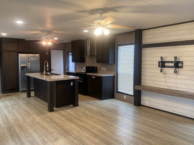 Primary Photo - 3017 Fernwood Dr