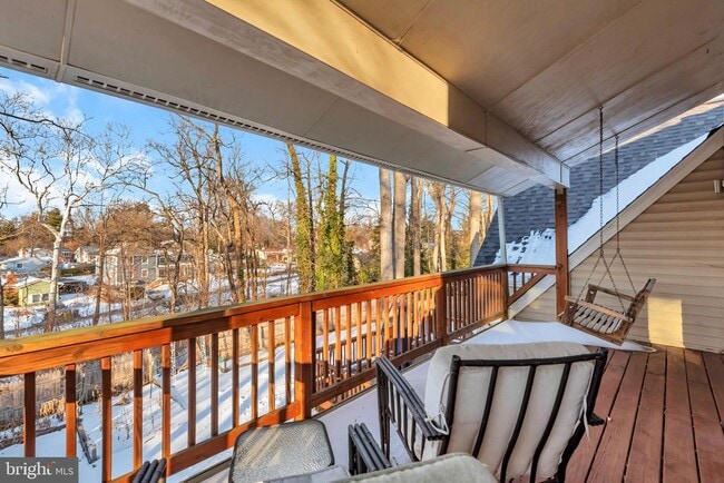 Building Photo - 1080 Crestview Dr