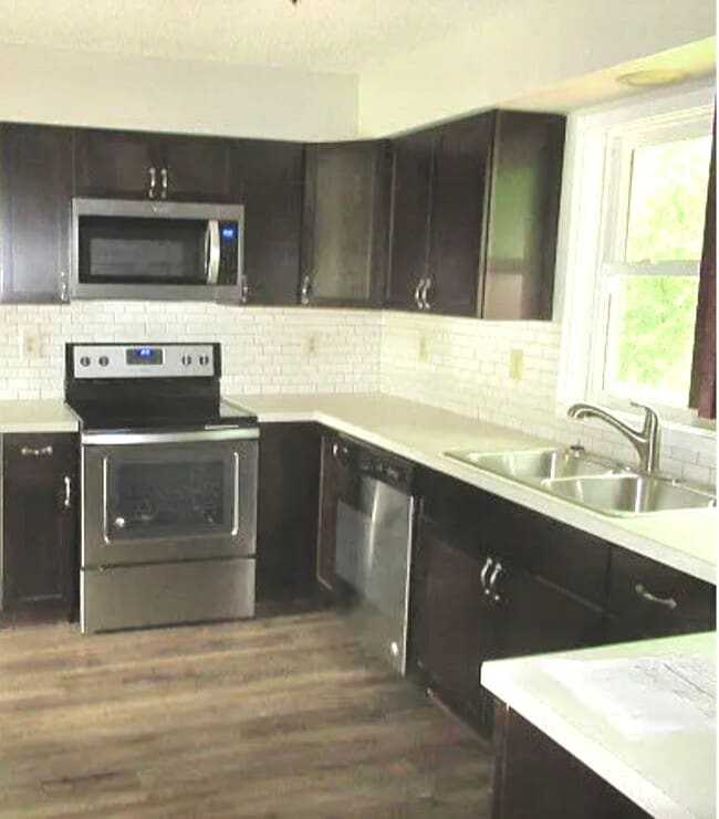 Building Photo - 1026 Illinois Dr