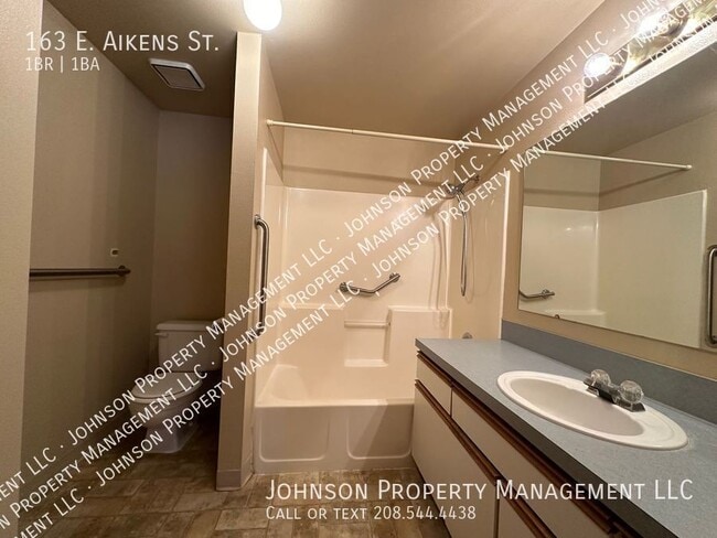 Building Photo - 163 E Aikens St