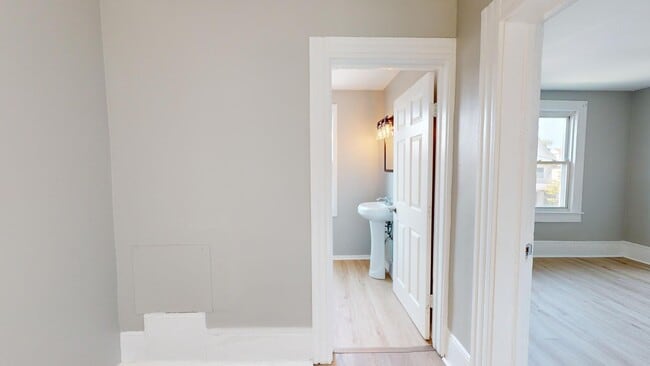 Building Photo - 1371 W 85th St