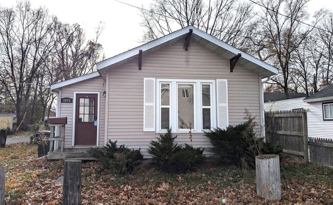 Primary Photo - 1879 Fair Ave