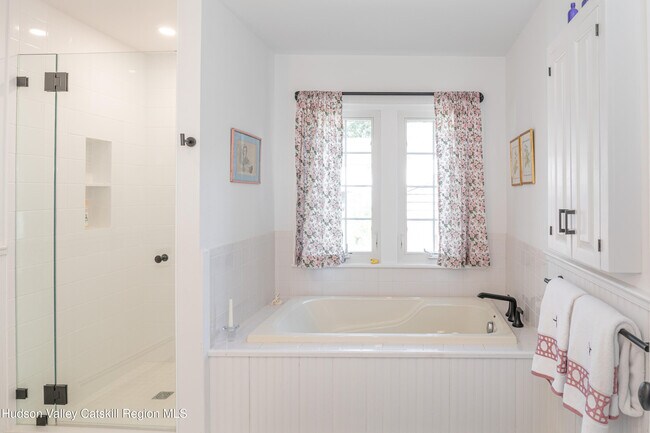 Building Photo - 16 Bakertown Rd