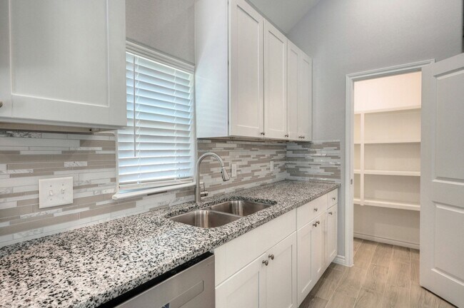 Building Photo - 9751 Black Gum