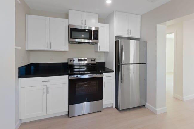 Building Photo - Private 1BD ADU Retreat with Spacious Private Rear Yard – Near CSUN