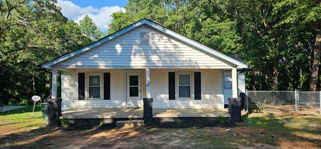 Building Photo - 1040 East Dr