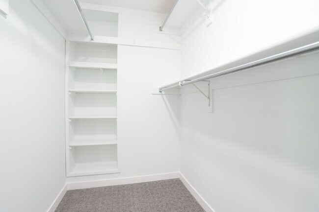 Building Photo - 3315 S Ammons St