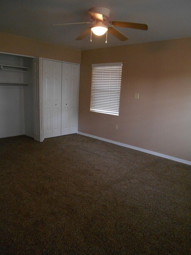 Building Photo - 3BR/2BA home.