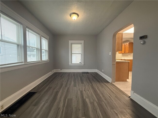 Building Photo - 3058 W 116th St