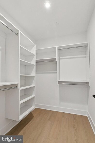 Building Photo - 30 W Allens Ln