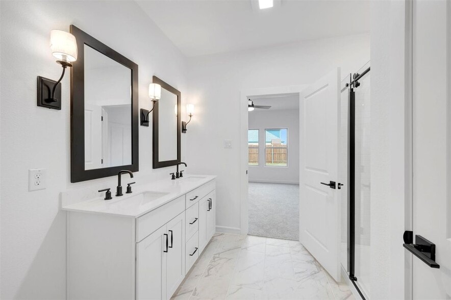 Building Photo - 528 Brookside Dr