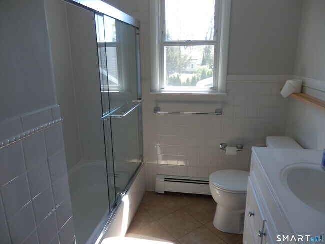Building Photo - 306 Grovers Ave