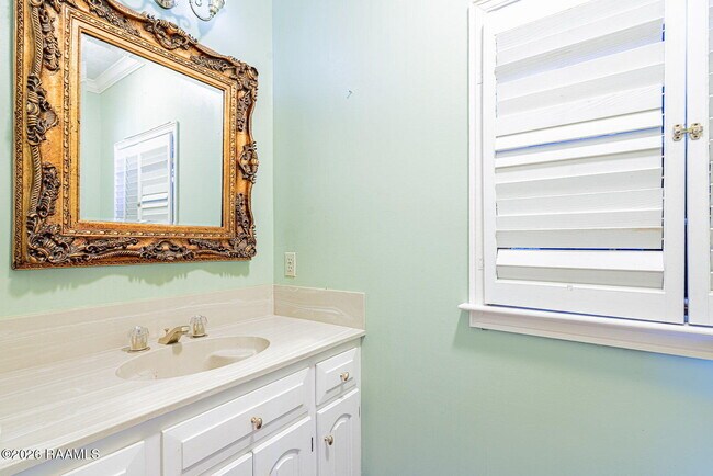 Building Photo - 110 Rimwood Ave