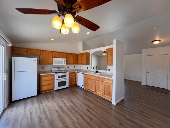 Building Photo - 3-bedroom Fernley home