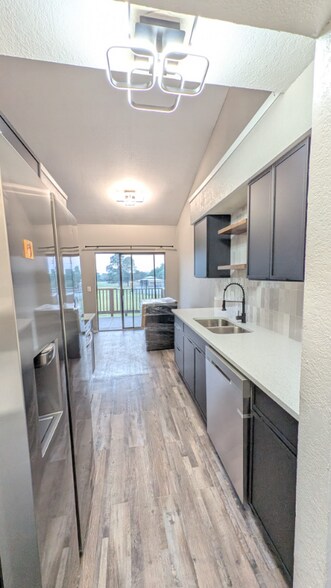 Building Photo - 1119 Park Vista Dr