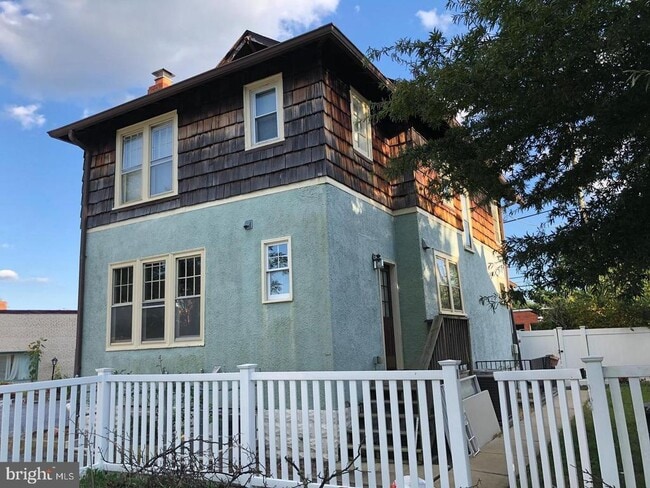 Building Photo - 7206 Carroll Ave