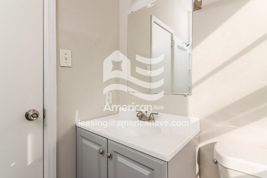 Building Photo - 2879 Doyle Ave