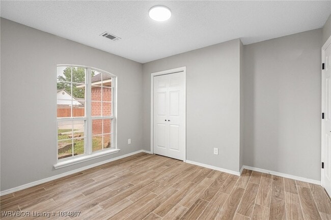 Building Photo - 1561 Whippoorwill Dr