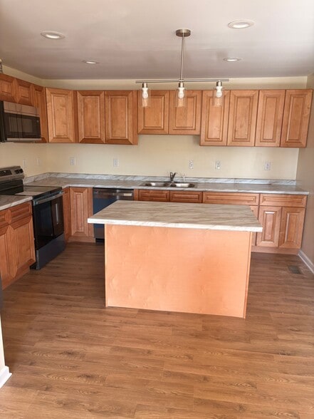 Building Photo - 509 Highland Park Dr