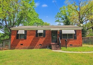Building Photo - Cozy Remodeled Bungalow