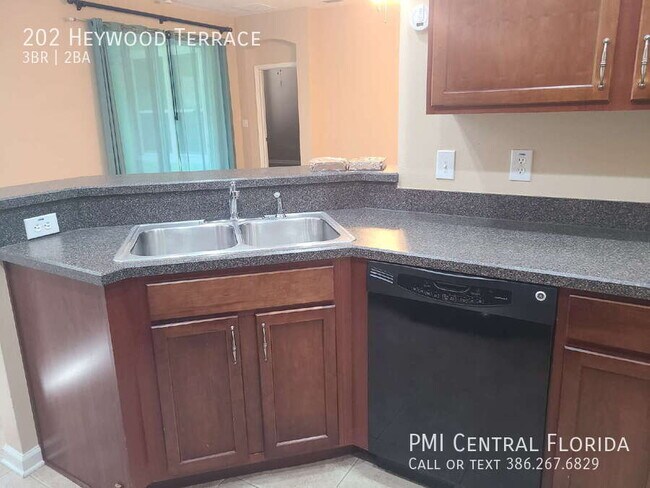 Building Photo - 202 Heywood Terrace