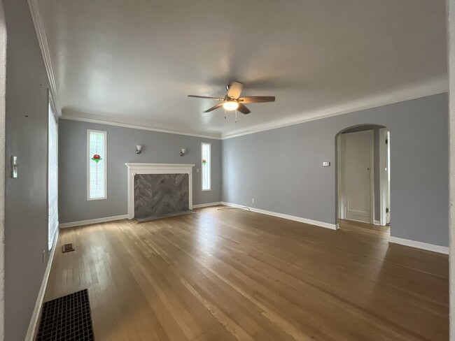 Building Photo - Three-Bedroom Home with Updated Kitchen & Vaulted Ceilings