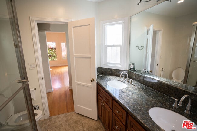 Building Photo - 1212 S La Jolla Ave