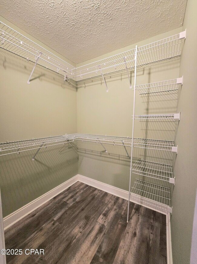 Building Photo - 603 Diamonte Cir