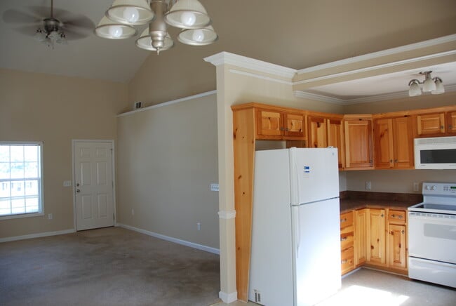 Building Photo - 48 Zachary Dr