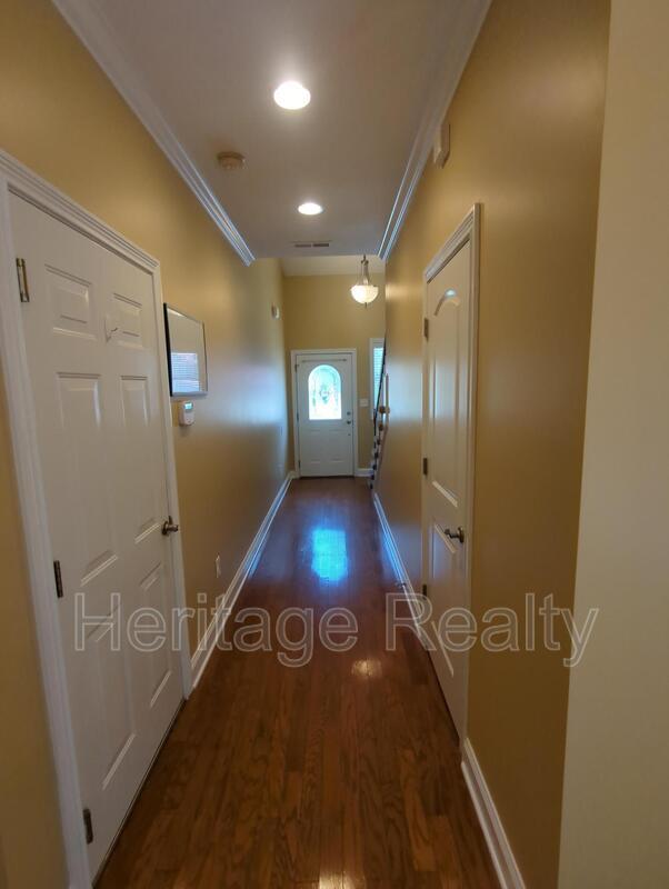 Building Photo - 655 Yorkland Way
