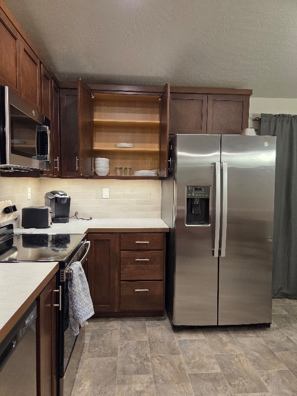 Building Photo - 600 Van Wy