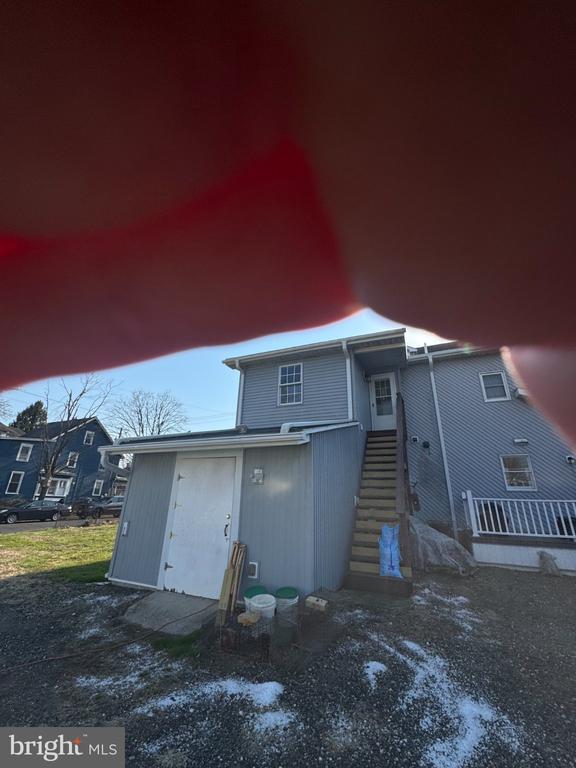 Building Photo - 332 E Broadway