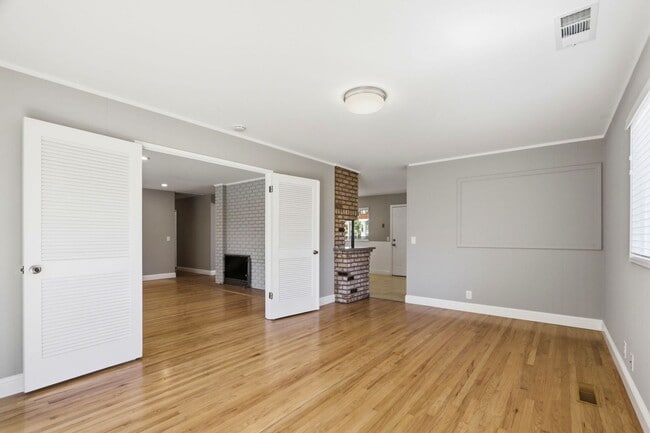 Building Photo - Wow! What a Great Home! Available Now!