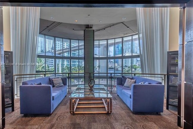 Building Photo - 690 SW 1st Ct