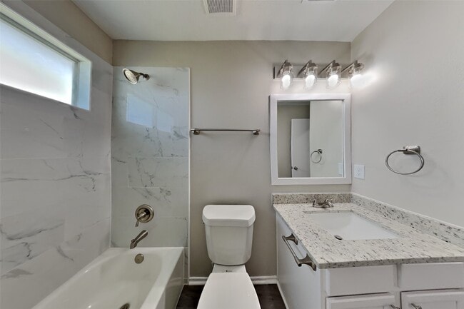 Building Photo - 33326 Cottonwood Bend