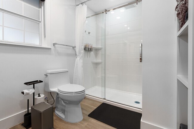 Building Photo - 1821 Jackson Bluff Rd