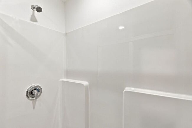 Building Photo - Spacious 5-Bedroom with Loft with 3-Car Garage