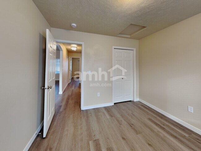 Building Photo - 4157 W Dover Dr