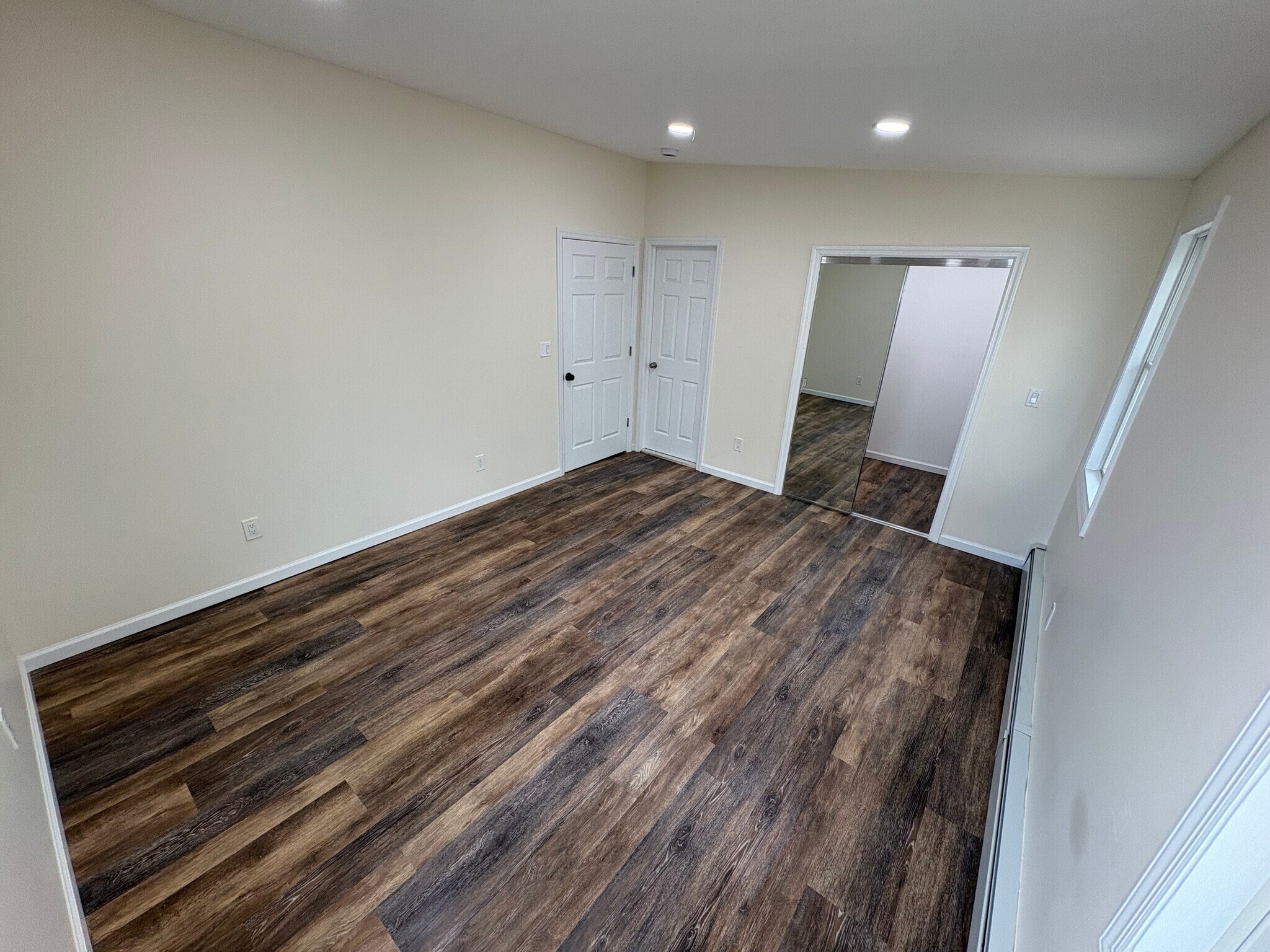 Building Photo - 1542 Potter Blvd