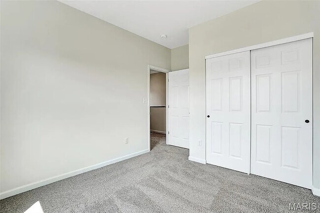 Building Photo - 810 Colony Rdg Ct