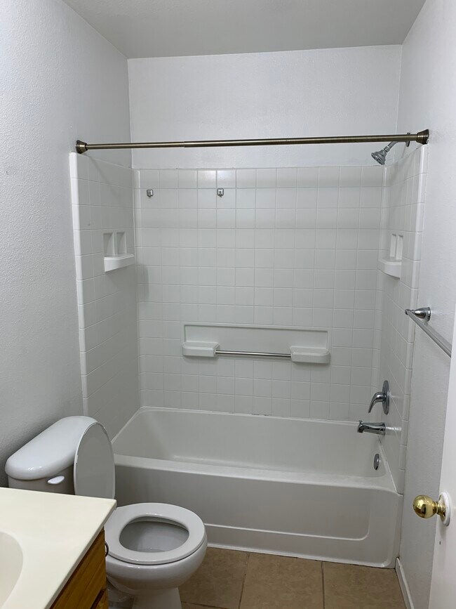 Building Photo - 1118 Solstice Ave