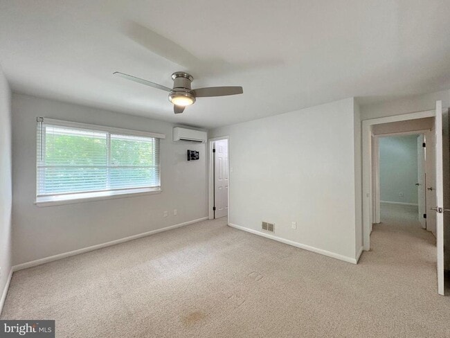 Building Photo - 29080 Autumnwood Dr
